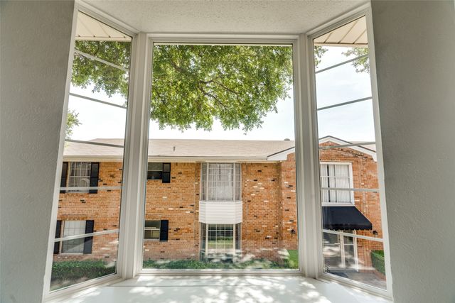 6021 Sandhurst Lane D, Dallas, TX 75206