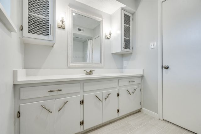 6021 Sandhurst Lane D, Dallas, TX 75206