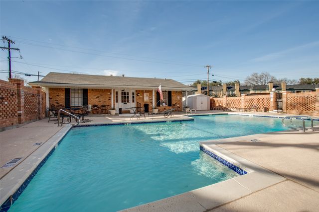 6021 Sandhurst Lane D, Dallas, TX 75206