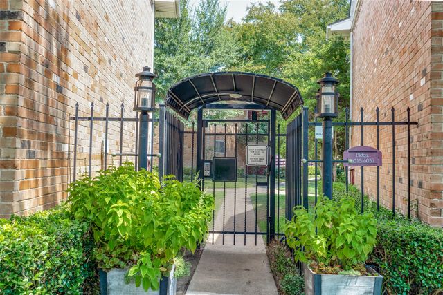 6021 Sandhurst Lane D, Dallas, TX 75206
