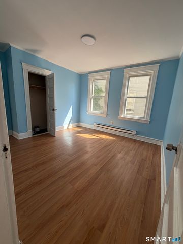 61 Lounsbury Street, Waterbury, CT 06706