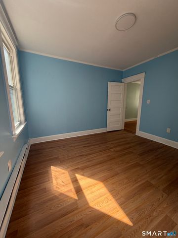 61 Lounsbury Street, Waterbury, CT 06706