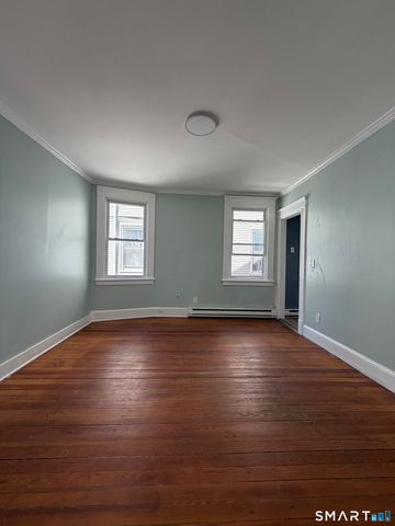 61 Lounsbury Street, Waterbury, CT 06706