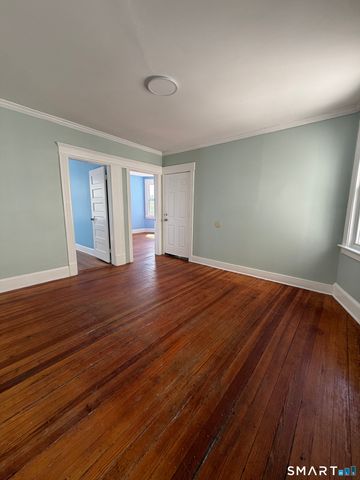 61 Lounsbury Street, Waterbury, CT 06706
