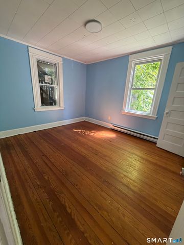 61 Lounsbury Street, Waterbury, CT 06706