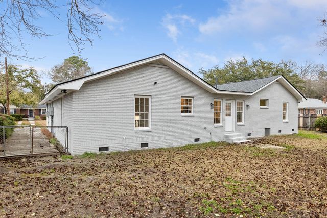1111 Barrett Road, Charleston, SC 29407