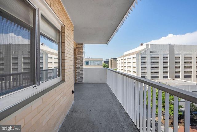 730 24TH ST NW #805, Washington, DC 20037