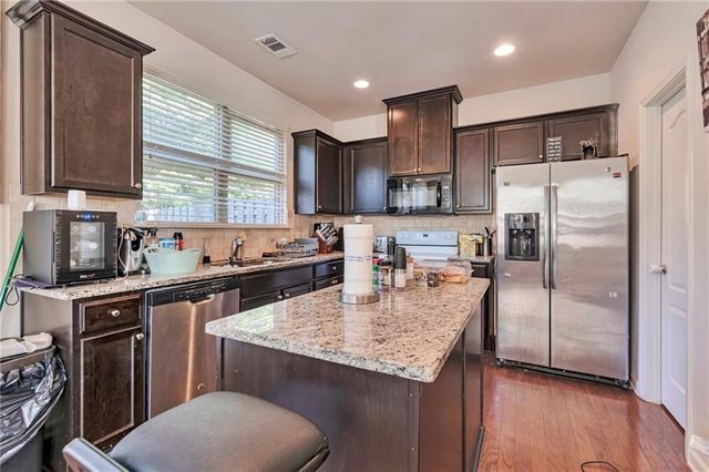 566 Jody Place, Lilburn, GA 30047