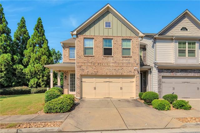 566 Jody Place, Lilburn, GA 30047