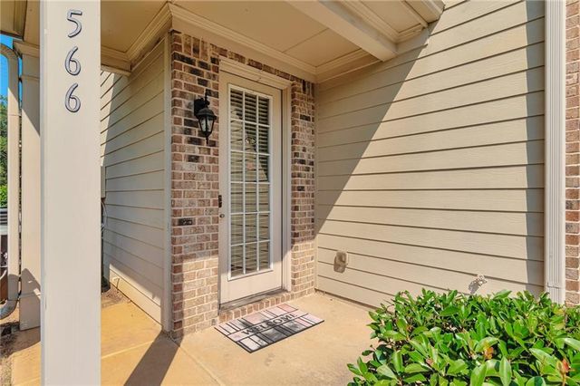 566 Jody Place, Lilburn, GA 30047