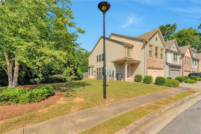566 Jody Place, Lilburn, GA 30047