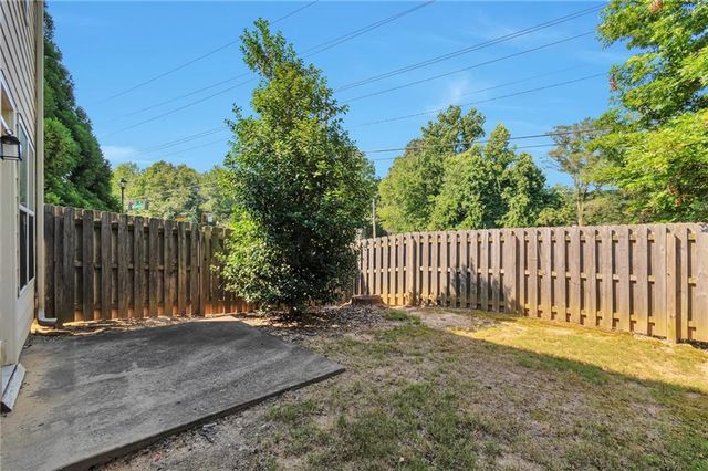 566 Jody Place, Lilburn, GA 30047