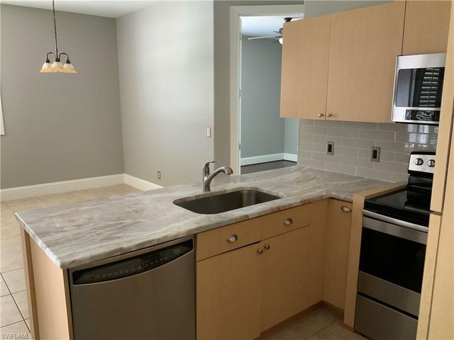 2715 2nd PL, Cape Coral, FL 33914