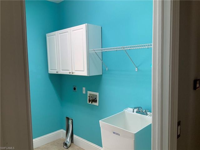 2715 2nd PL, Cape Coral, FL 33914