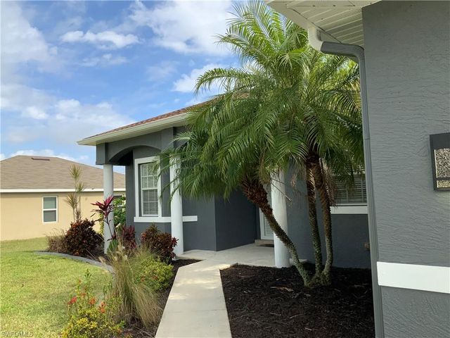 2715 2nd PL, Cape Coral, FL 33914