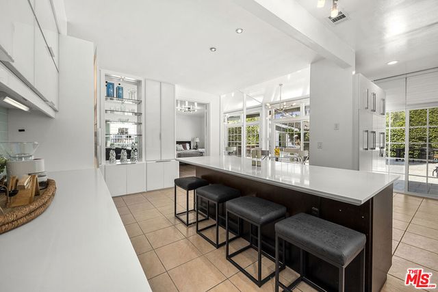 245 N Wetherly Drive, Beverly Hills, CA 90211