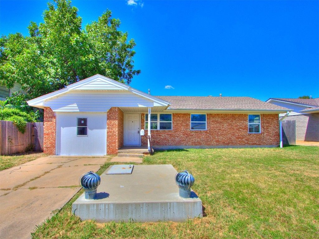 129 SW 13th Street, Moore, OK 73160