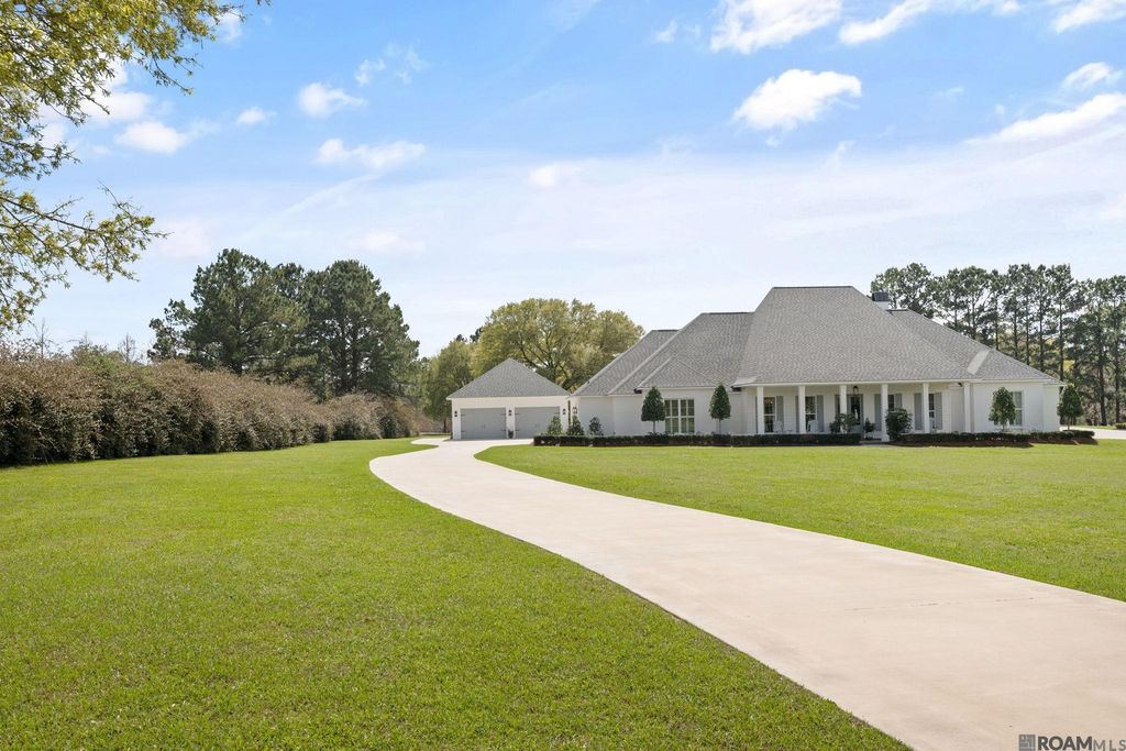 12156 Indigo Dr, St Francisville, LA 70775