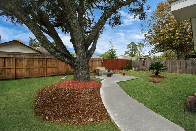 4711 Misty Shadows Drive, Houston, TX 77041