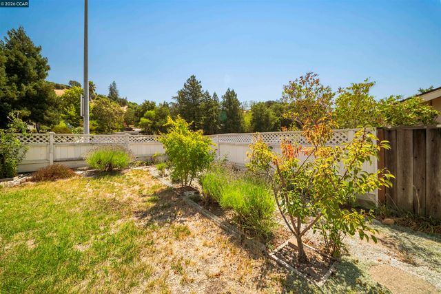 732 Moraga Rd, Moraga, CA 94556
