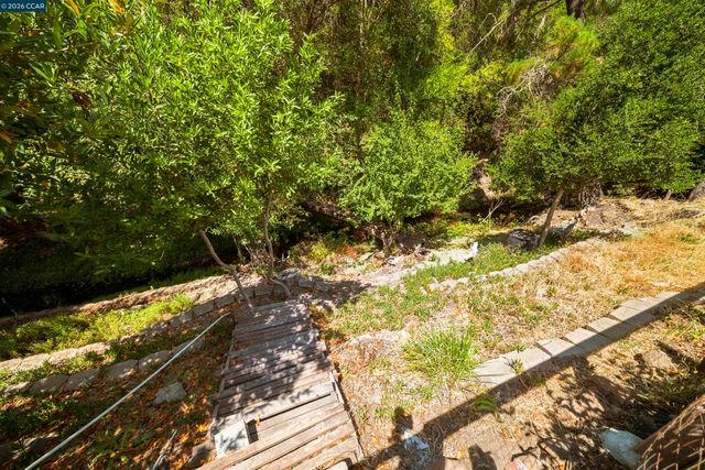 732 Moraga Rd, Moraga, CA 94556