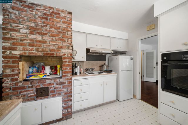 732 Moraga Rd, Moraga, CA 94556