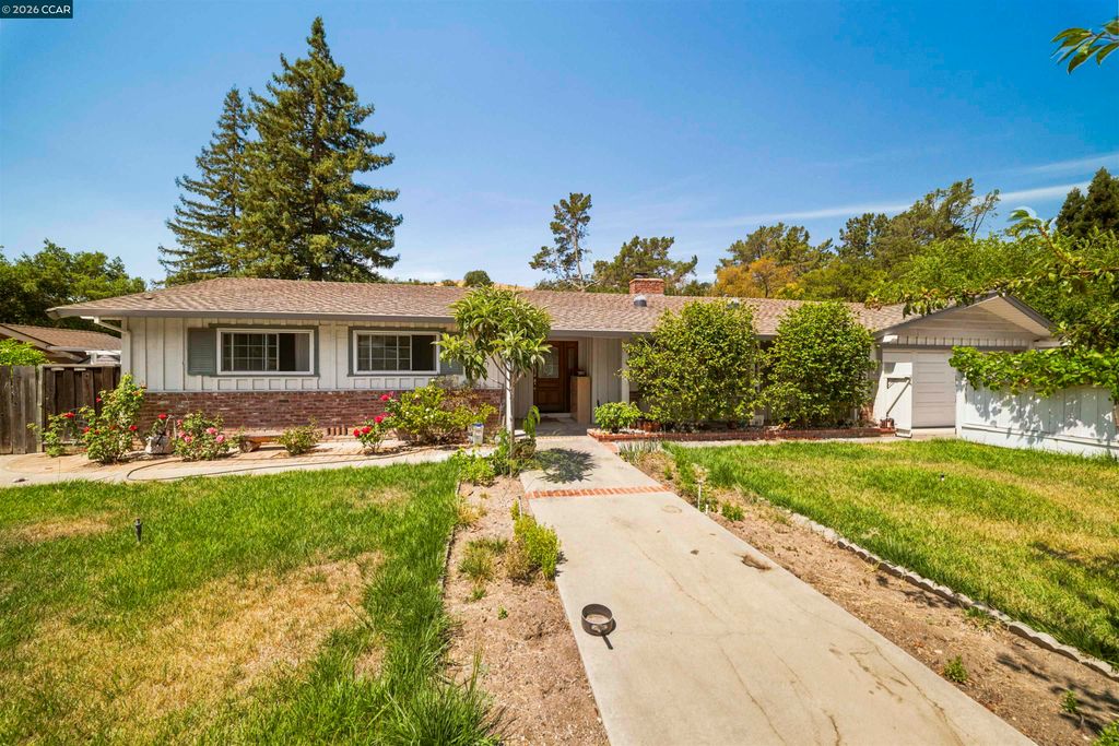 732 Moraga Rd, Moraga, CA 94556