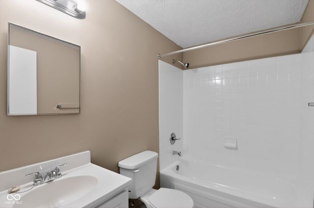 5528 Dollar Hide North Drive, Indianapolis, IN 46221