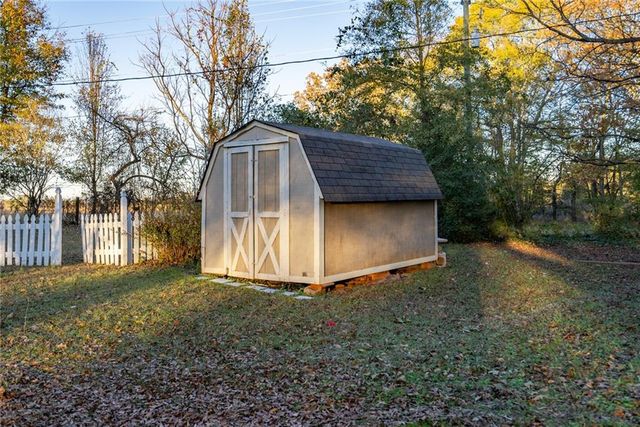 1526 N Cherokee Road, Social Circle, GA 30025