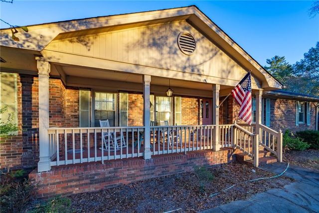 1526 N Cherokee Road, Social Circle, GA 30025