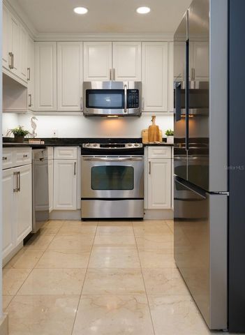 301 2ND STREET N 14, St Petersburg, FL 33701