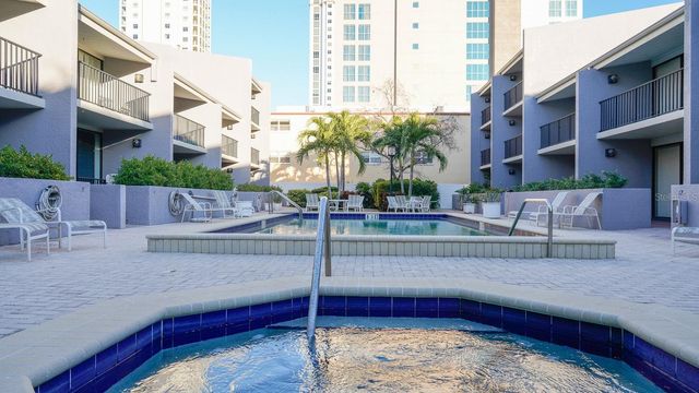 301 2ND STREET N 14, St Petersburg, FL 33701