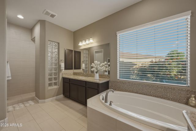 6648 S Lyon Drive, Gilbert, AZ 85298