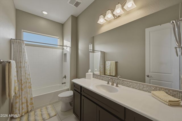 6648 S Lyon Drive, Gilbert, AZ 85298