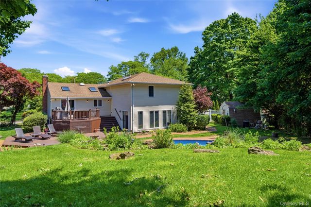 6 Paula Street, East Northport, NY 11731