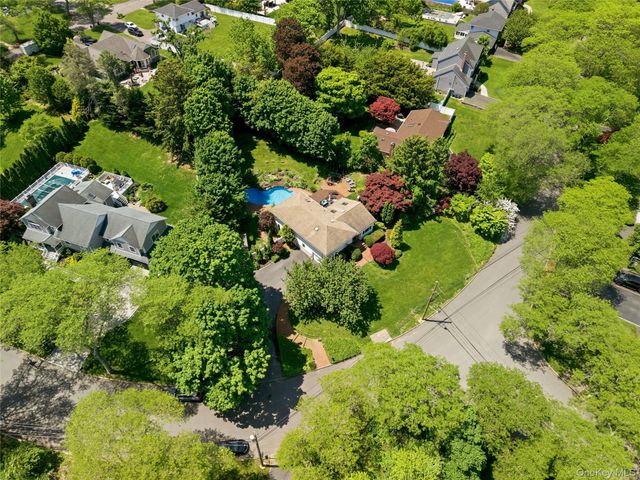 6 Paula Street, East Northport, NY 11731