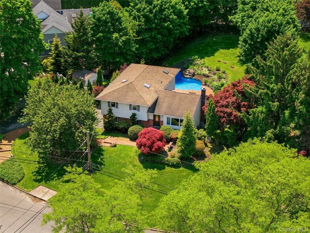 6 Paula Street, East Northport, NY 11731