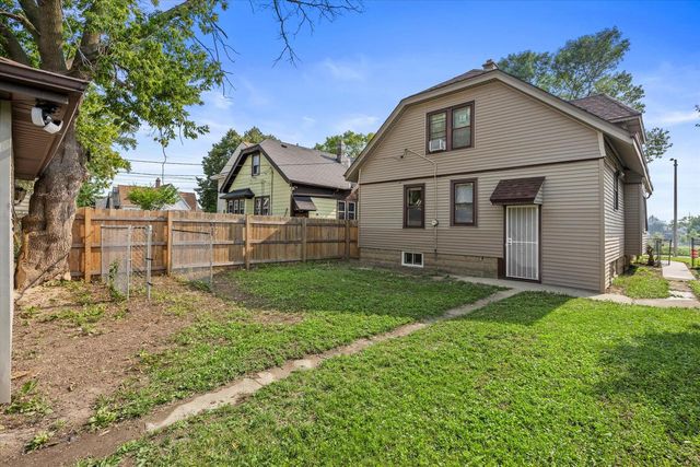 3783 N 9th STREET, Milwaukee, WI 53206