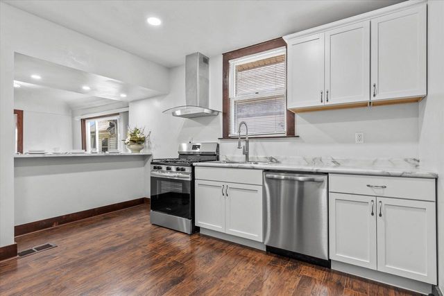 3783 N 9th STREET, Milwaukee, WI 53206