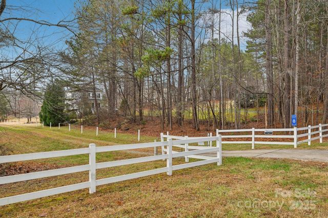 3543 Lake Bluff Drive, Sherrills Ford, NC 28673