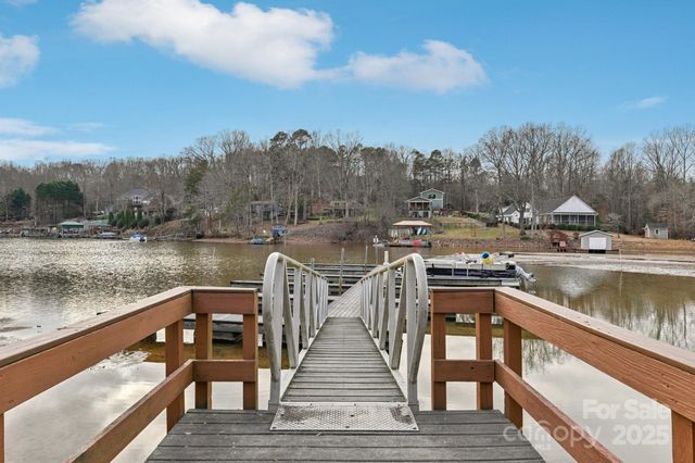 3543 Lake Bluff Drive, Sherrills Ford, NC 28673