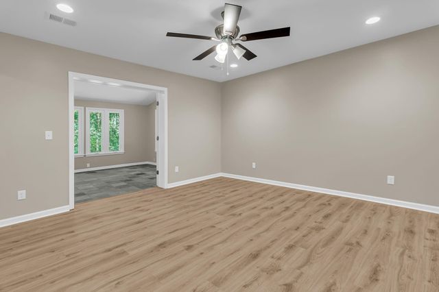 109 Halcyon Road, Summerville, SC 29483