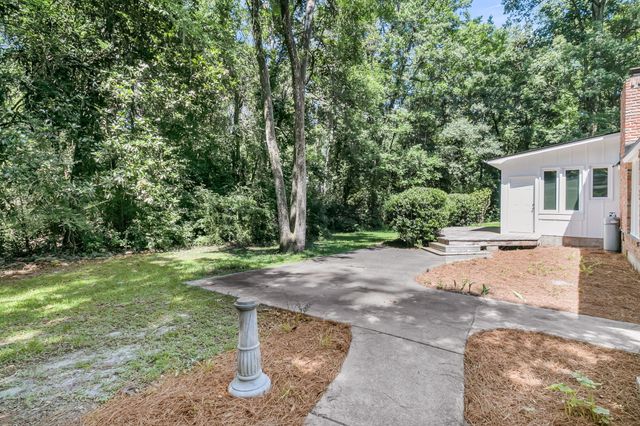 109 Halcyon Road, Summerville, SC 29483
