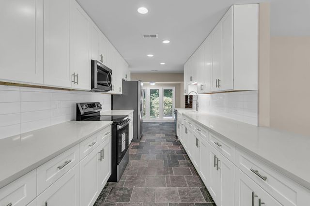 109 Halcyon Road, Summerville, SC 29483