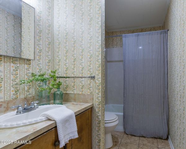 204 Stephanie Drive, St. Martinville, LA 70582