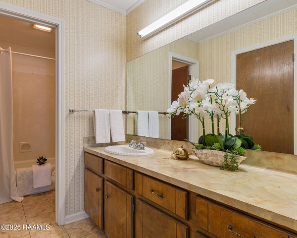 204 Stephanie Drive, St. Martinville, LA 70582