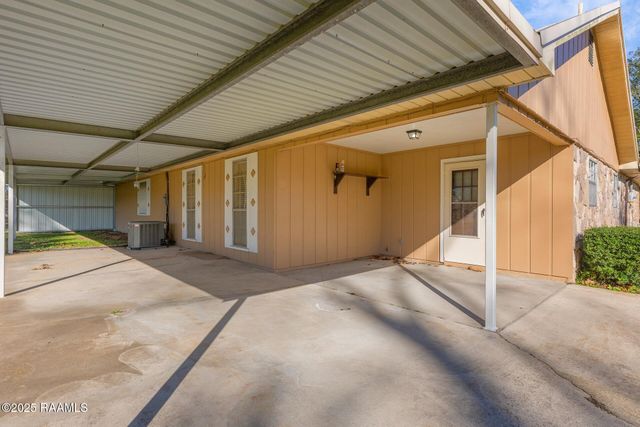 204 Stephanie Drive, St. Martinville, LA 70582