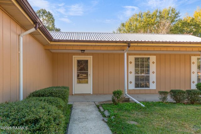 204 Stephanie Drive, St. Martinville, LA 70582