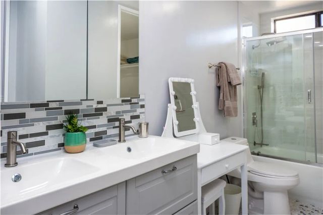 28817 Isleta Court, Cathedral City, CA 92234