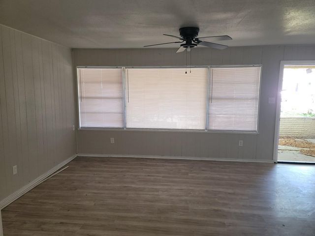 5934 Ridgeway Drive, Houston, TX 77033